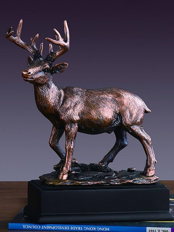 Sculpture Realistic Wildlife Statue White Tail Deer Motif Hand Painted Detail