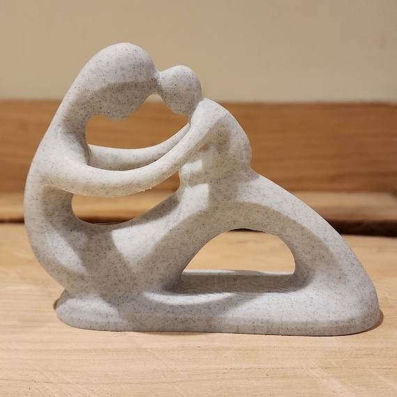 Statue Faceted Design 3D Printed Aesthetic Matte Ivory Geometric
