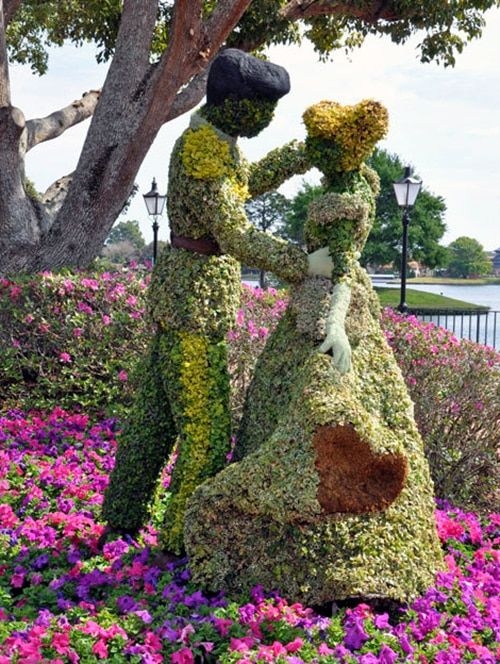 Topiary Sculpture Oversized Shrub Architectural Topiary Formal Art
