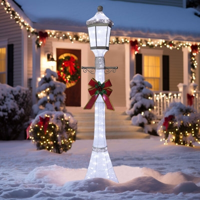 Traditional Outdoor Holiday Lamppost Display Six Foot Red Bow