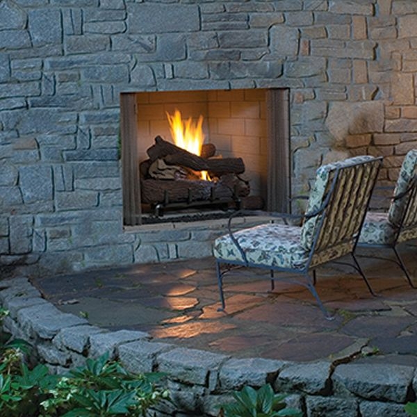 Ventless Outdoor Firebox with Brick Liner and Stacked Logs