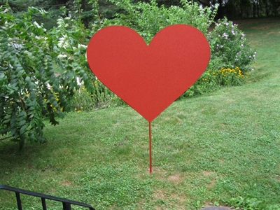 Vibrant Red Heart Garden Stake Decor with Semi-Gloss Metal Finish