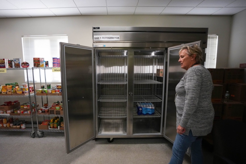 Wire Shelving Unit with Open Airflow Design for Commercial Pantry