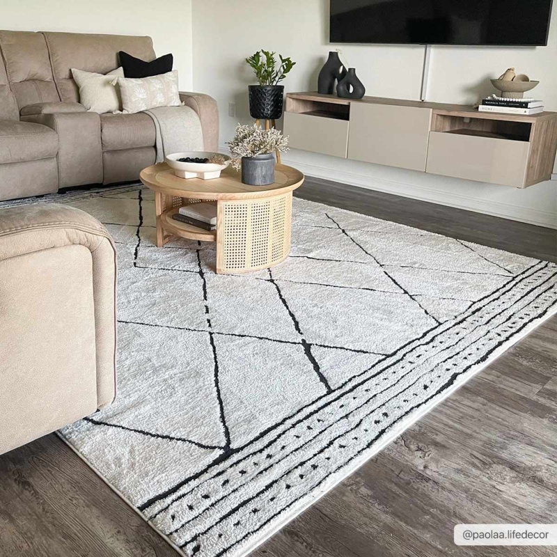 Area Rug: Bold Black and White Organic Wavy Pattern
