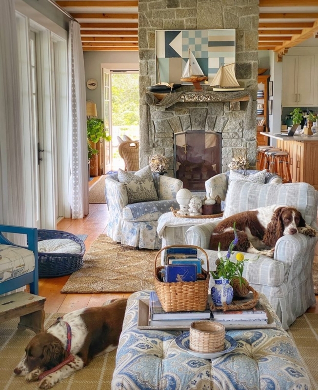 Area Rug, Chunky Weave on Dark Wood, Jute, Coastal Farmhouse Nook