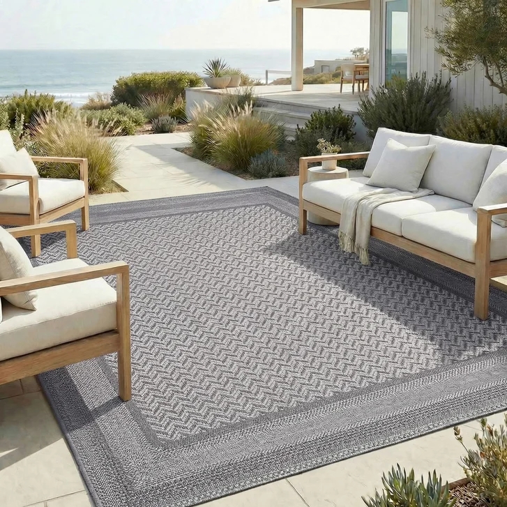 Area Rug: Large Distressed Medallion, Traditional Rug For Patio