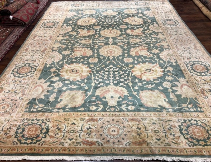 Area Rug with Forest Green Field, Mahal Design, Traditional Ornate Border