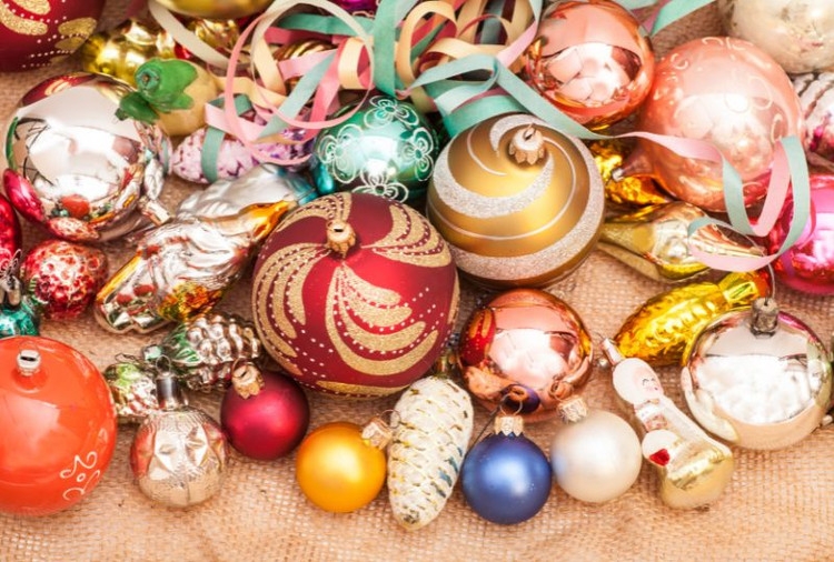 Christmas Ornaments Red Glitter Finish Varying Diameters Festive Decor