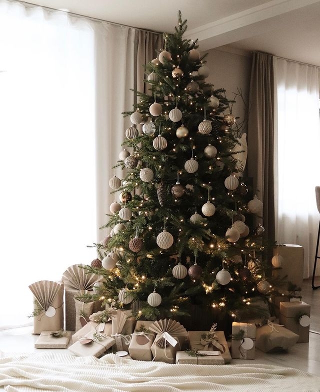 Christmas Tree Pampas Grass Topper Monochromatic Holiday Decor