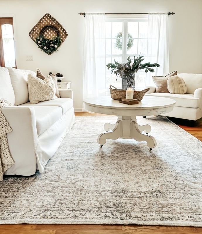 Cottage Farmhouse Living Room Rug with Faded Floral Motif