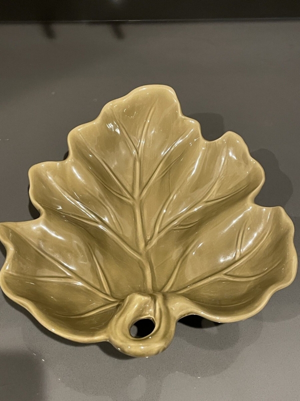 Decorative Bowl Vibrant Green Ceramic Leaf Shape with Glossy Glaze