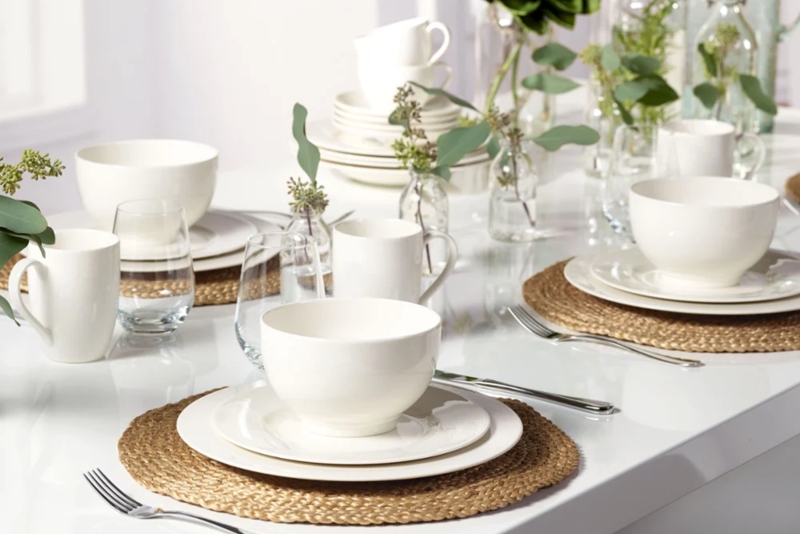 Dinnerware Set Classic Porcelain Rimmed Edges Layered Setting