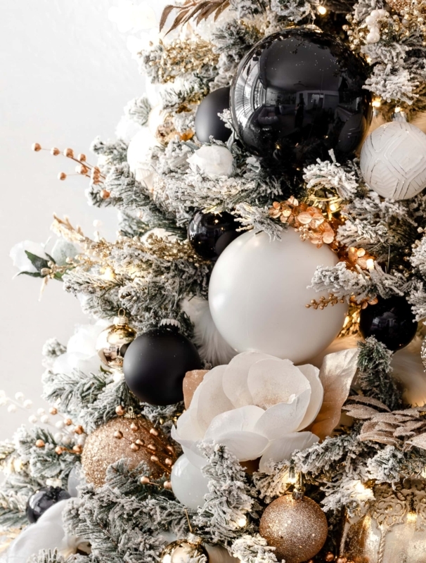Glamorous Christmas Tree Oversized White Floral Picks High Contrast (71 chars)