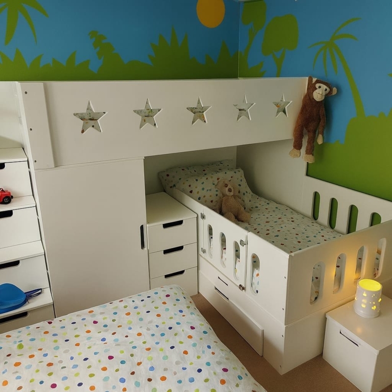 Minimalist L-Shaped Bunk Bed with Integrated Storage Drawers
