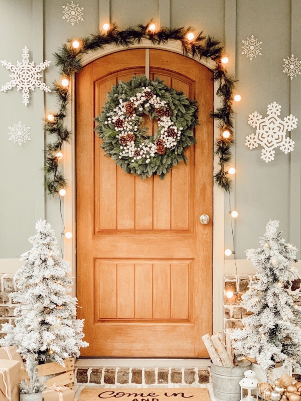 Natural Evergreen Wreath with White Snowberry Accents