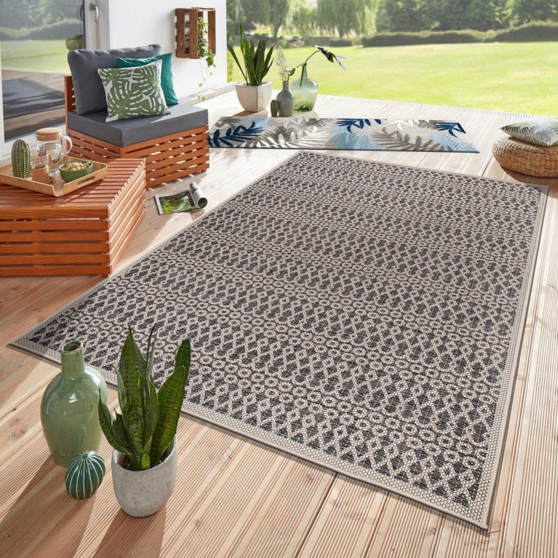 Outdoor Area Rug, Gray and White Trellis Pattern, Contemporary Style
