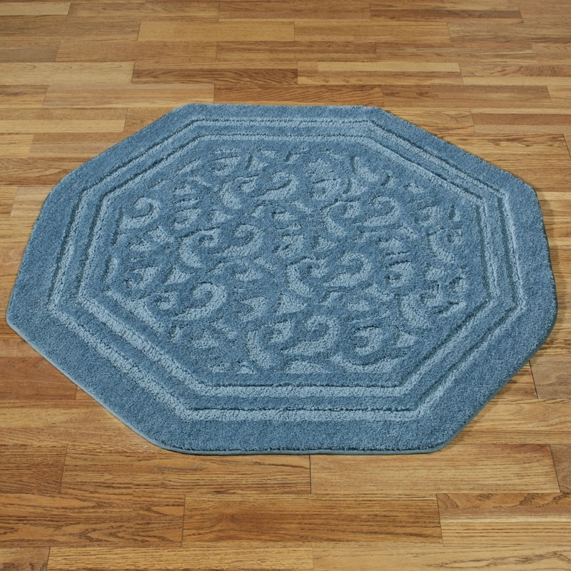 Plush Shag Octagon Rug in Soft White Minimalist Style