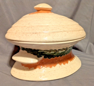 Serving Bowl Oyster Shape Glossy Ceramic Lidded Coastal Soup Dish