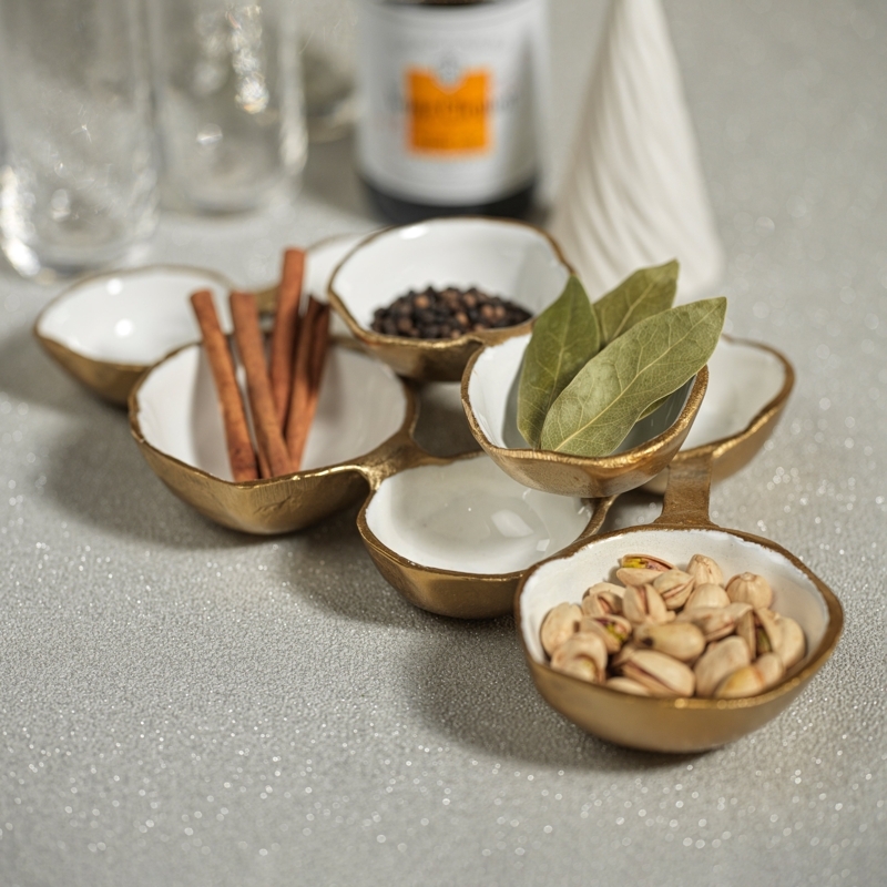 Serving Bowls Cluster, Metallic Interiors, Matte White Exterior, Bowls