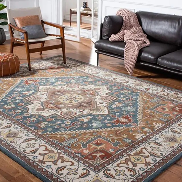 Traditional Area Rug with Floral Medallion and Fringe Edge