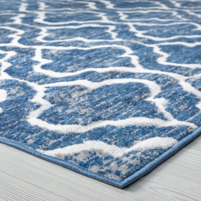 Trellis Pattern Area Rug, Oversized Geometric Motif