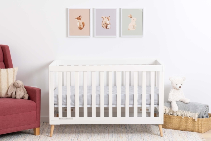 White Baby Crib with Tapered Legs, Scandinavian Style