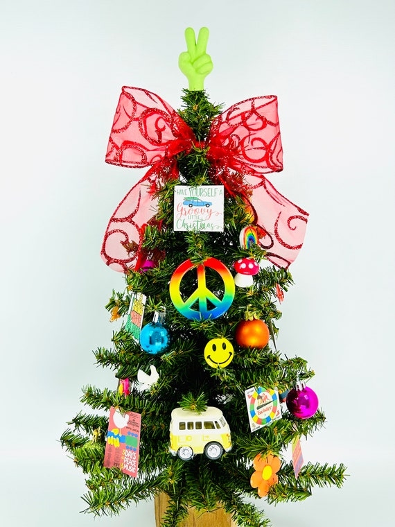 18-inch Retro Tabletop Christmas Tree with Bottle Brush and Tinsel Garland