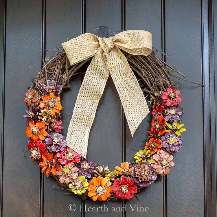 Autumn Pinecone Wreath Flower-Shaped Botanical Motif Door Decor