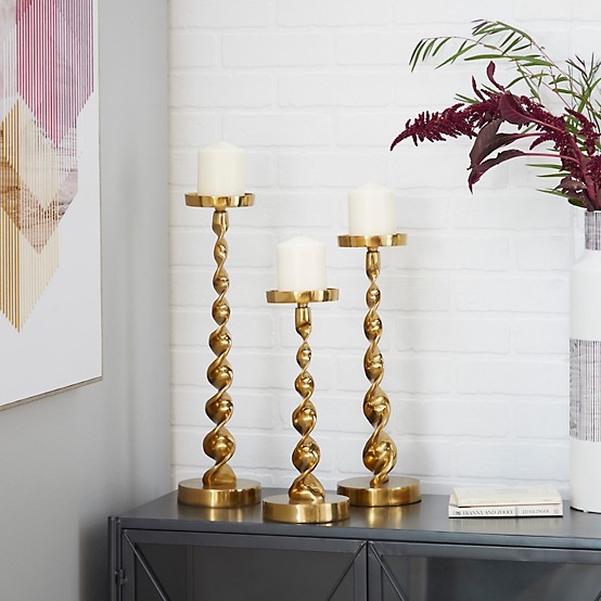 Candle Holder Gold Aluminum Polished Finish Staggered Heights Spindle Set