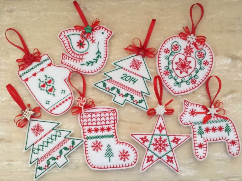 Christmas Ornament: Felt Fabric, Scalloped Edge, Nordic Machine Embroidery