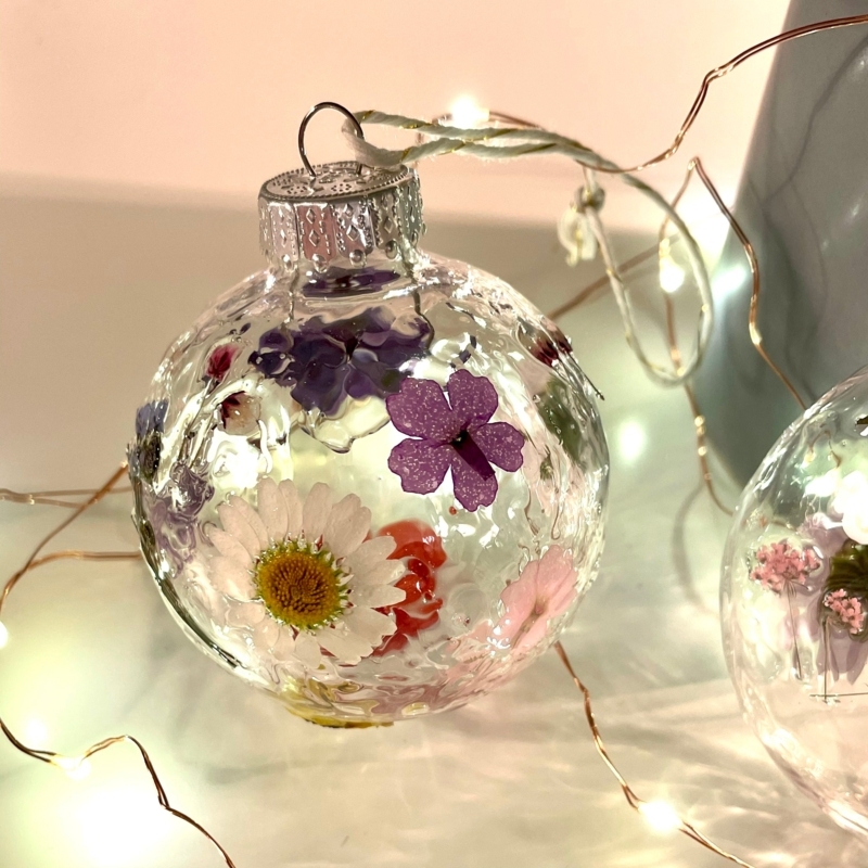 Christmas Ornament: Pressed Flower Filling, Antique Glass Look, Boho Cottagecore