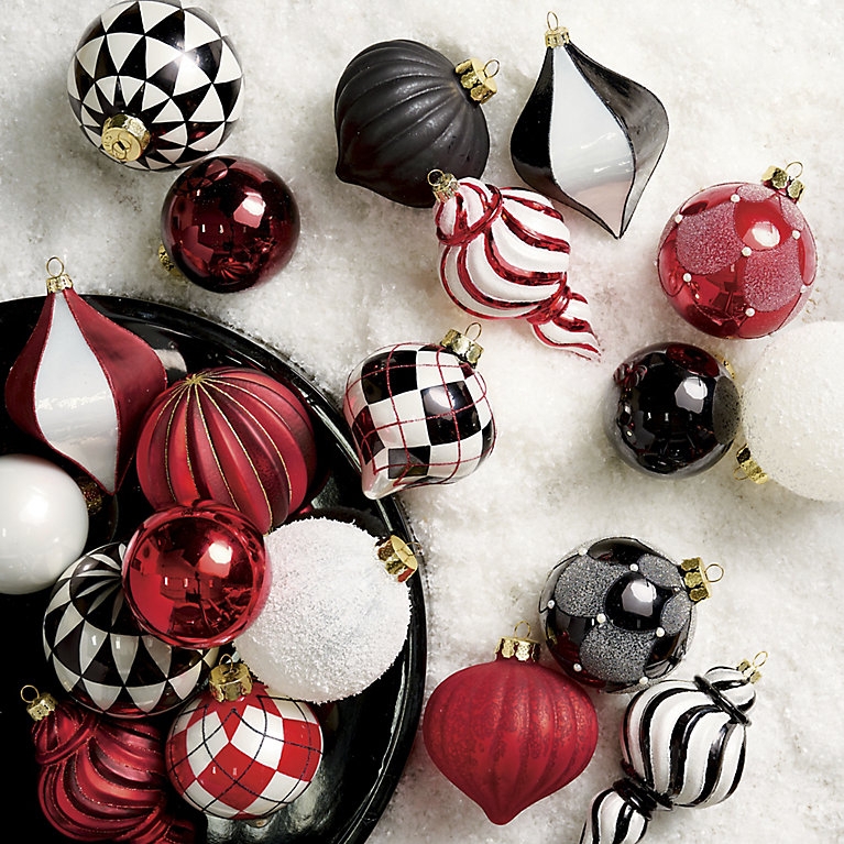 Christmas Ornaments Red Gold Mixed Textures Finial Spherical Shapes
