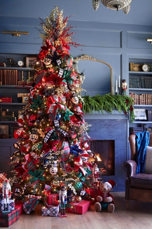 Christmas Ornaments: Traditional Glossy Red and Green Glass Balls