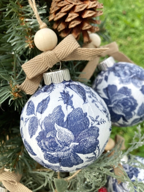 Christmas Ornaments: Victorian Blue White, Chinoiserie Style, Ribbon Accents