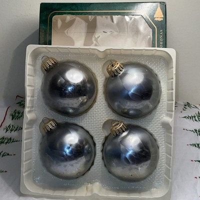 Christmas Ornaments: Winter Landscape Motif with Frosted Matte Finish