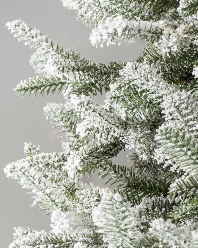 Christmas Tree Bristled Texture Integrated Pine Cones Realistic Tree