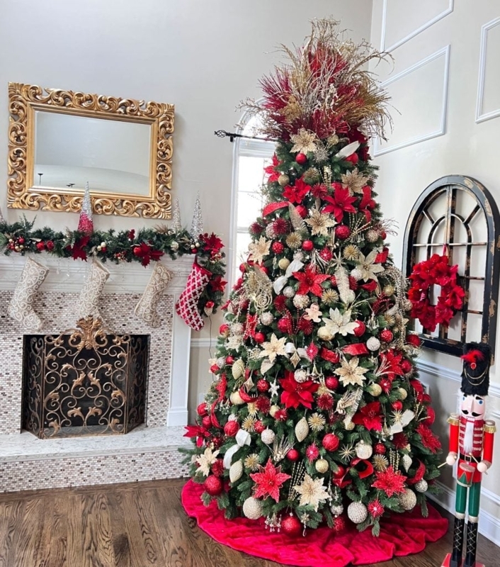 Christmas Tree Elegant Silver White Vertical Ribbon Styling