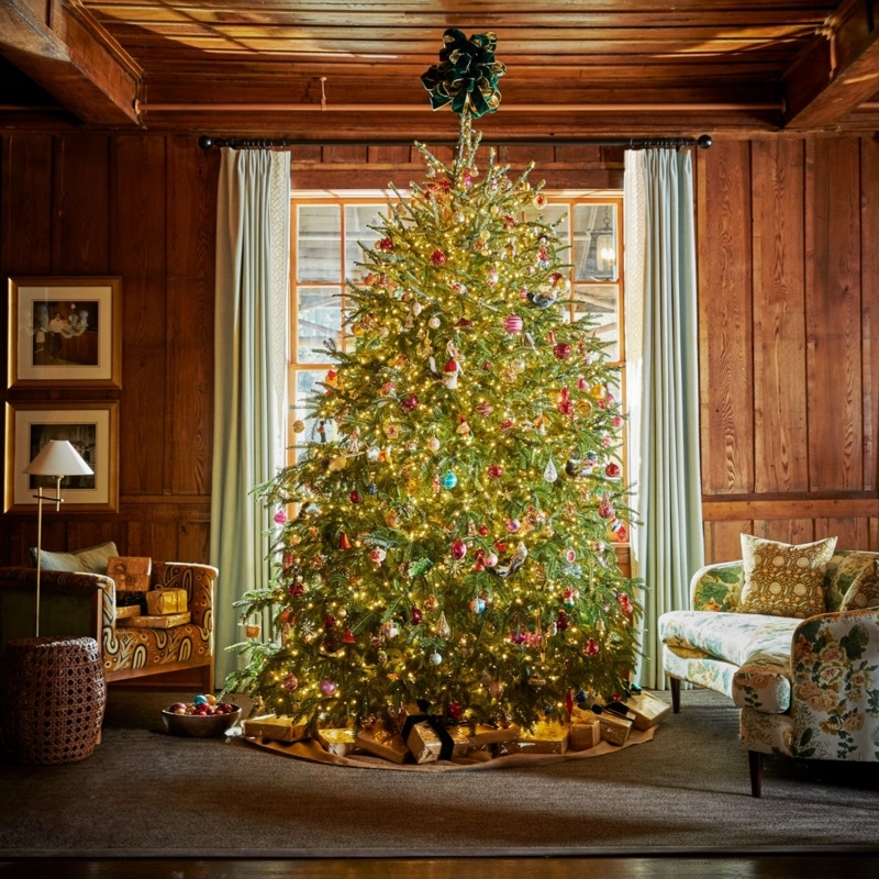 Christmas Tree Floor To Ceiling Scale Traditional Grand Lobby Decor