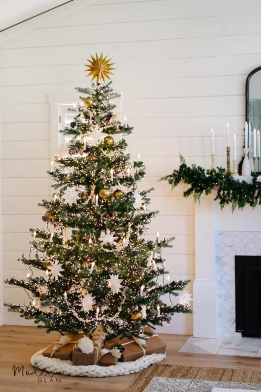 Christmas Tree: Paper Honeycomb Ornaments, Wood Bead Garland, Scandi Style