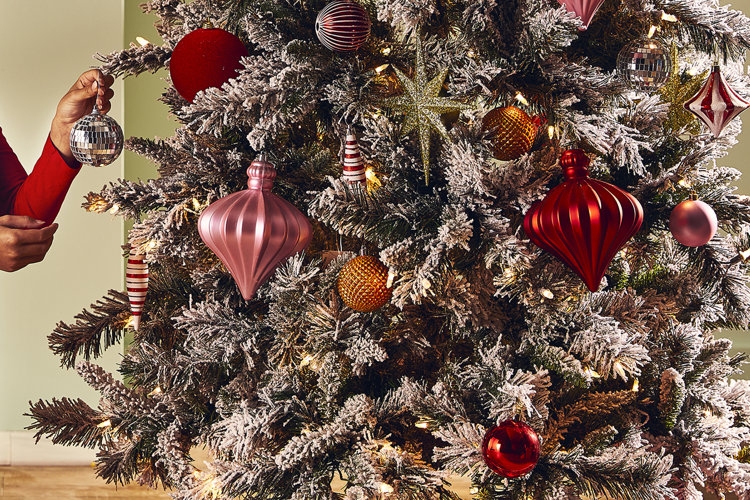 Christmas Tree: Pre-Lit with Architectural Ornaments and Woven Base