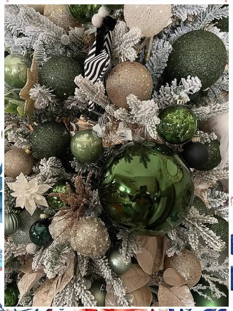 Christmas Tree Styling: Full Foliage, Wide Vertical Ribbon Draping, Glam