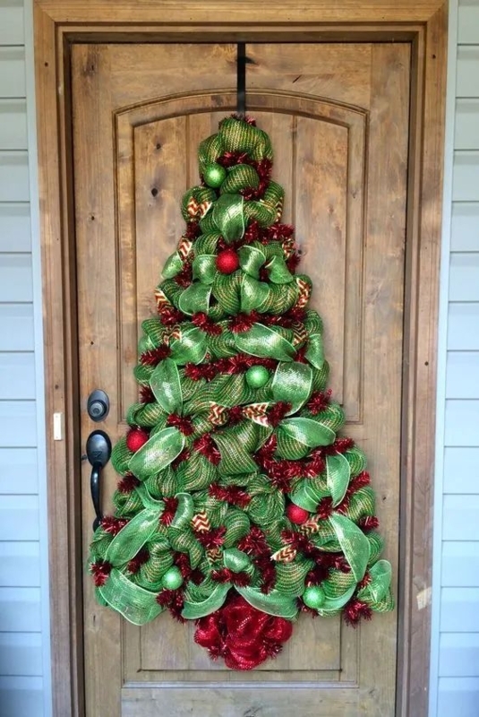 Christmas Wreath Deco Mesh Construction, Tree Shape & Ribbon Accents