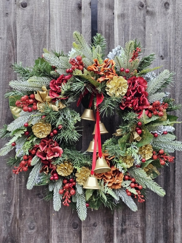Christmas Wreath: Dried Lemon Slices, Velvet Bow & Glitter Pinecones.