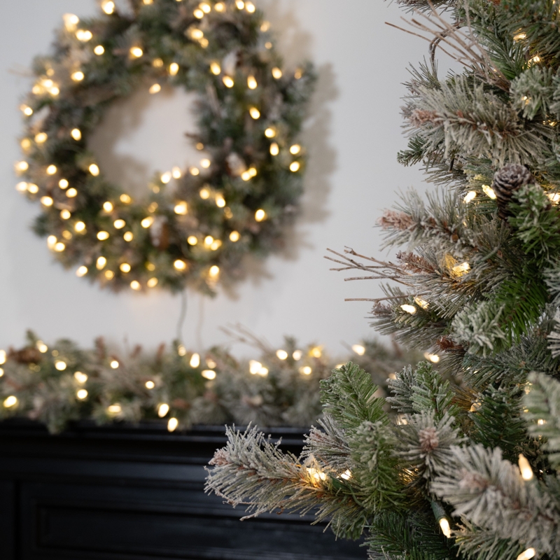 Christmas Wreath Pre-Lit Frosted Flocking, Warm LED Winter Wonderland