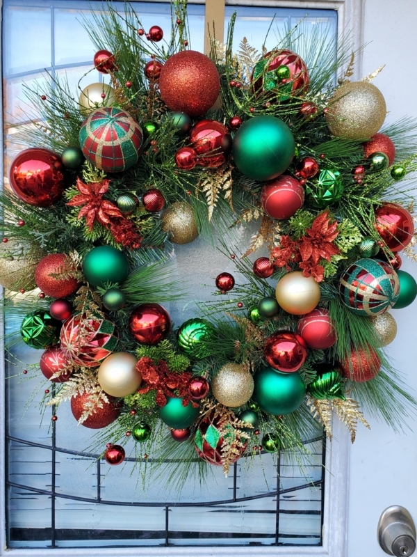 Christmas Wreath Silver & White Palette, Elegant Oversized Bow & Ornaments