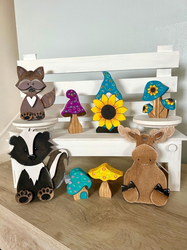 Decorative Figurines Hand-Painted Woodland Animals Rustic Tiered Display