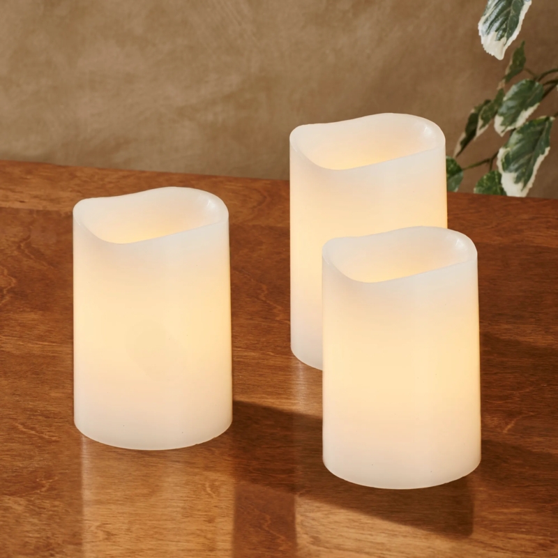 Flameless Pillar Set Vanilla Scented Ivory Staggered Transitional