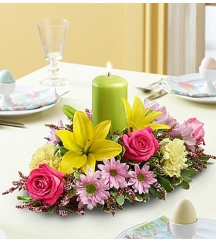 Floral Arrangement with Integrated Pillar Candle & Spring Color Palette