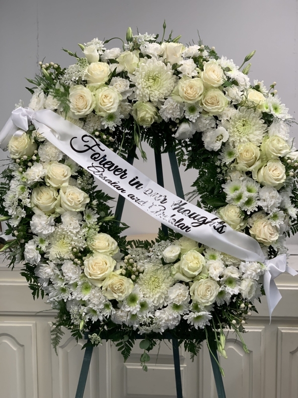 Floral Wreath: Lush Circular Form with Mixed Blooms