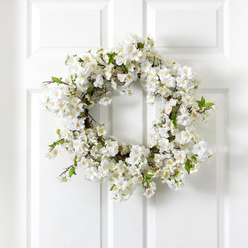 Floral Wreath: Rustic Farmhouse Style with Dense Blossoms